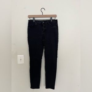 Black skinny jeans! No distressed!